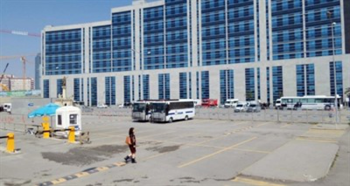 Adliyede silahlı kavga! 2 yaralı