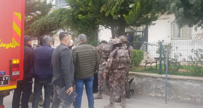 Ailesinden 3 kişiyi rehin aldı aileyi PÖH kurtardı