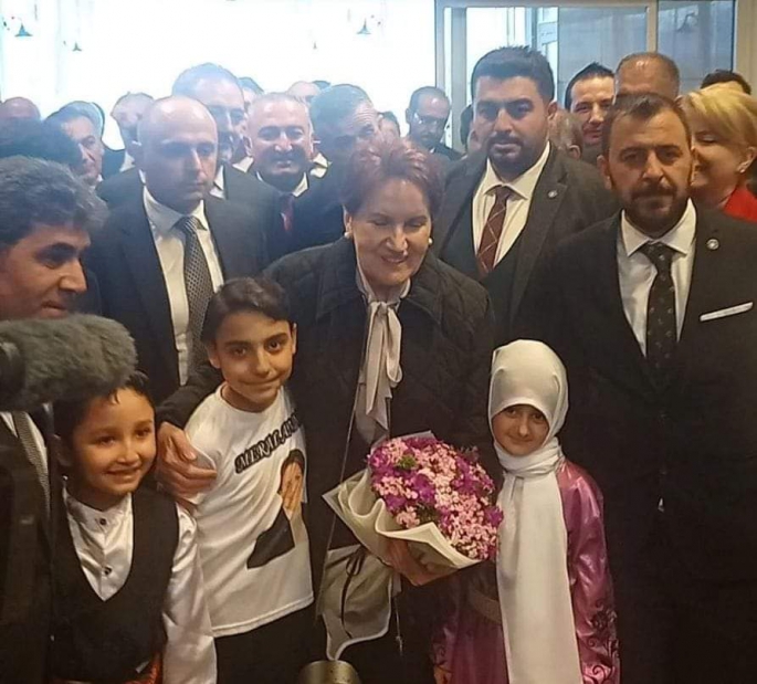 Akşener Erzurum Mitinginde Adaylarını Tanıttı 