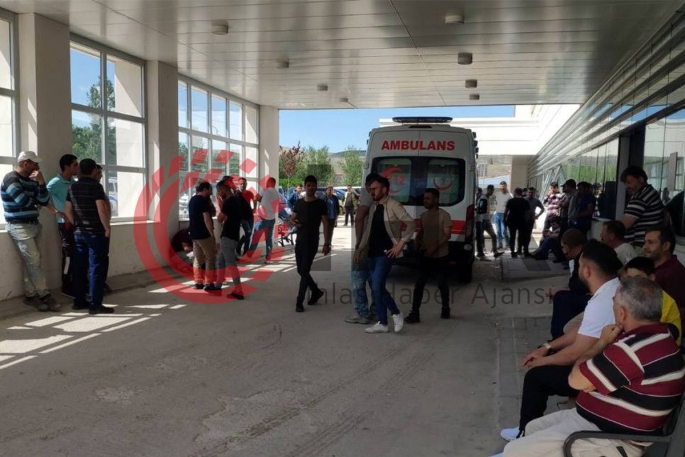 Aras Edaş personelleri elektrik akımına kapıldı: 1 ölü, 1 yaralı