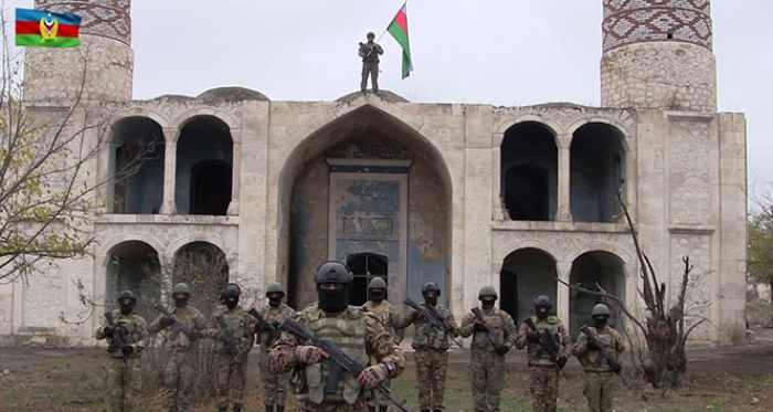 Azerbaycan ordusu, Ağdam’a Azerbaycan bayrağı dikti! 27 yıl sonra ezan okundu