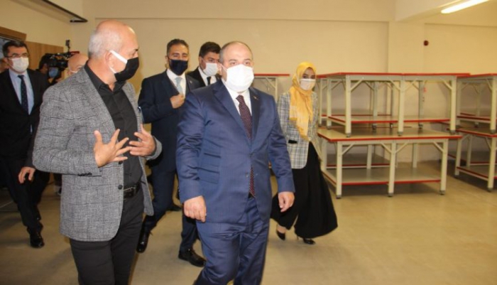 Bakan Varank: “Lisans eğitiminin her dönemindeki gençler TÜBİTAK’ın Stajyer Araştırmacı Burs Programından faydalanacak”