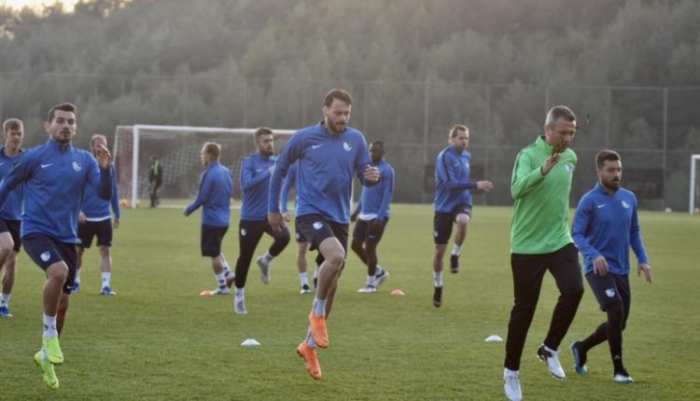 BB Erzurumspor futbolcuları Alanya’da akşam antrenmanını tamamlayarak kampa girdi