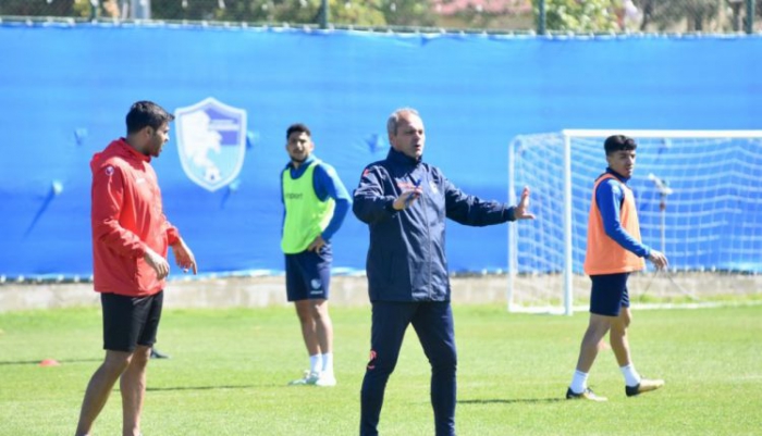 BB.Erzurumspor taraftarlarının Erkan Hoca hakkındaki düşünceleri>>Tıkla izle