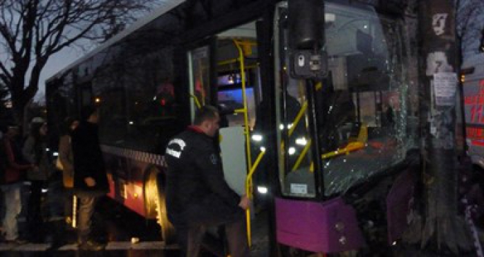 Belediye otobüsü dehşeti: 4 yaralı