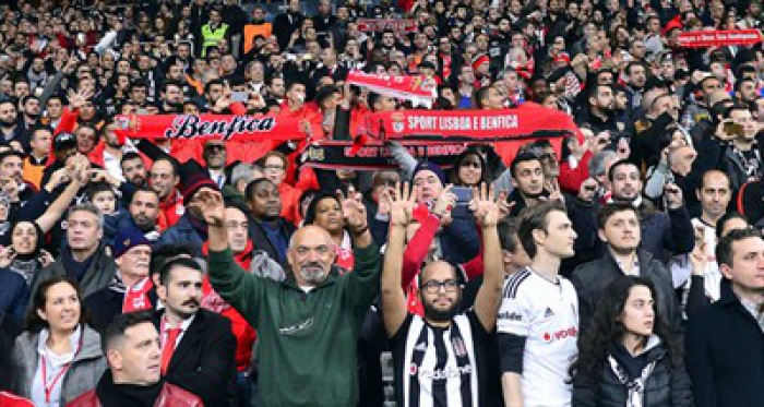 Beşiktaş taraftarından tarihe geçen tezahürat!