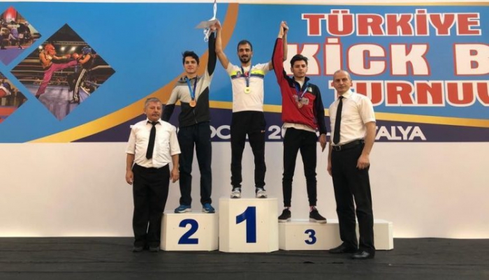 Büyükşehir’in milli sporcuları kick boks’ta tarih yazdı 