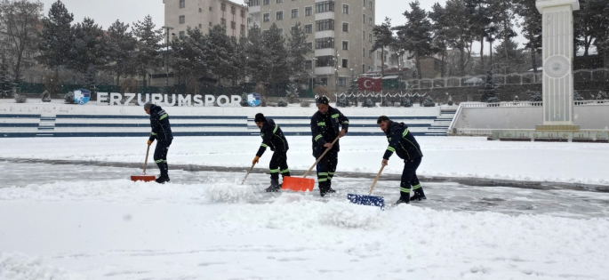 BÜYÜKŞEHİR KIŞLA MÜCADELEDE DE 7/24 GÖREVİNİN BAŞINDA