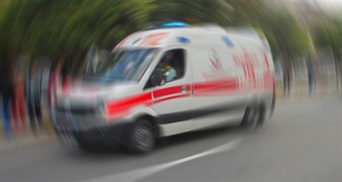 Cami kubbesi çöktü: 3 işçi yaralı