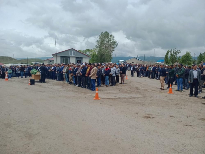 Çayır kavgasında ölen AK Partili Meclis üyesi toprağa verildi