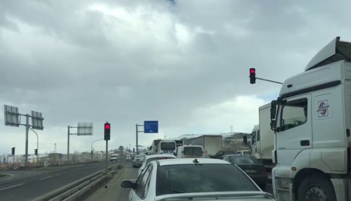 Erzurum-Ağrı karayolu tipi nedeniyle trafiğe kapatıldı