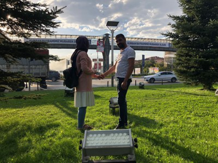 Erzurum’da afişli sürpriz evlenme teklifi