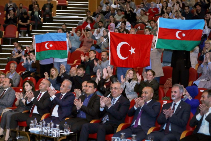 Erzurum'da Azerbaycan’ın 104. bağımsızlık günü kutlandı