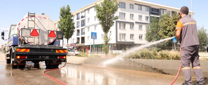 Erzurum'da Cadde Sokaklarda Temizlik