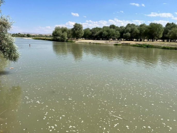 Erzurum'da çocuğunu kurtaran anne nehirde akıntıya kapılarak kayboldu