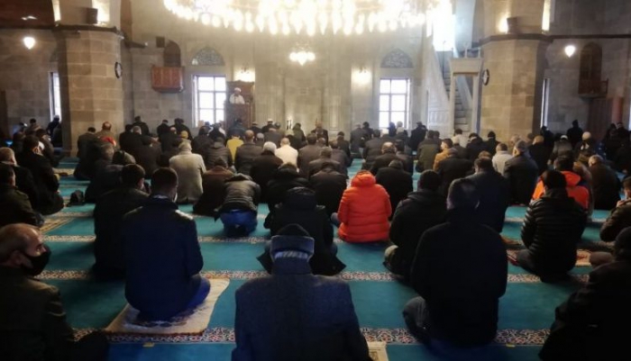 Erzurum’da cuma namazı sonrası yağmur duası edildi