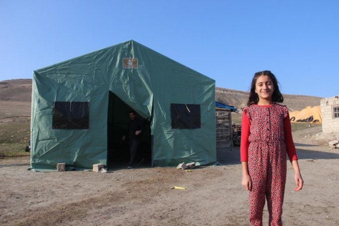 Erzurum’da deprem bölgesinde hayvanlar için çadırlar kuruldu