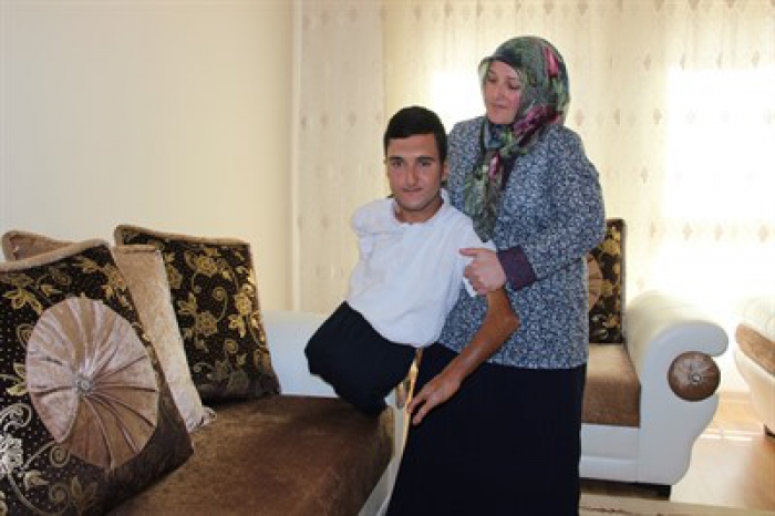 Erzurum’da  Doğuştan engelli Ömer’in tek hayali kendi parasını kazanabilmek 