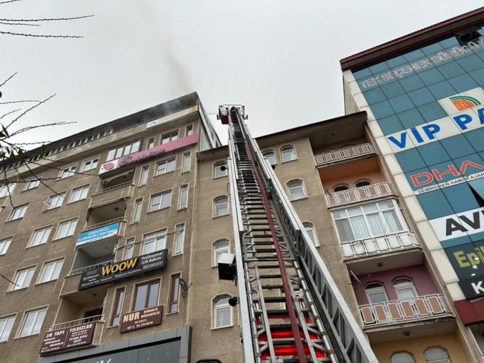 Erzurum'da emlak ofisinde çıkan yangın korkuttu