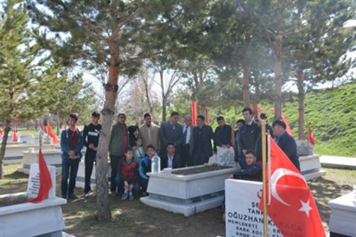 Erzurum'da Engelliler Meclisi Zeytin Dalı Harekâtına destek için tabyalara yürüdü 