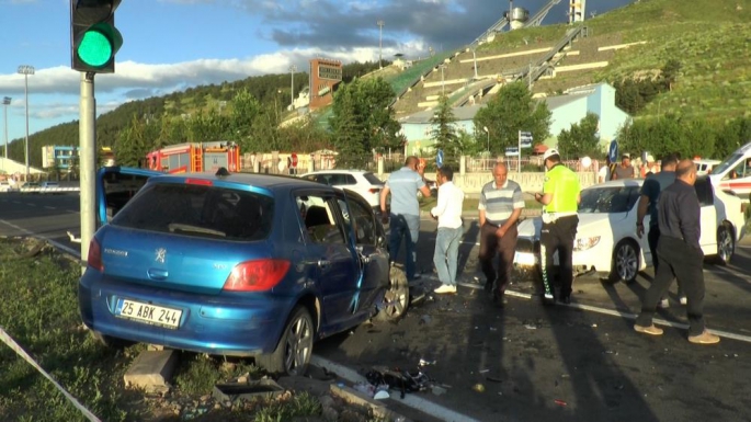 Erzurum’da feci kaza: 9 yaralı