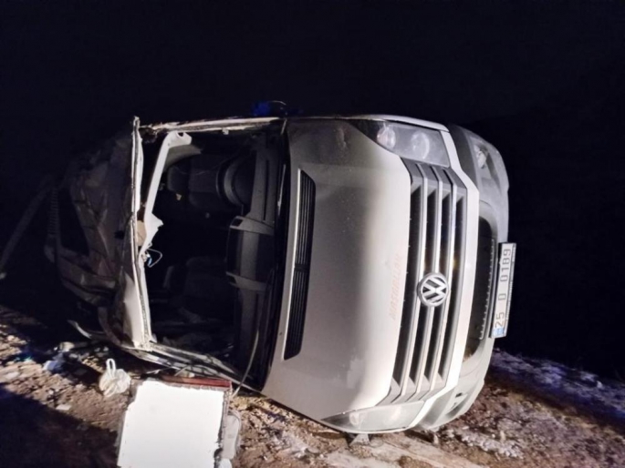 Erzurum'da feci kaza! Minibüs şarampole devrildi: 1 ölü 7 yaralı