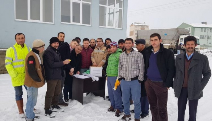Erzurum’da Genç çiftçiler hayvanlarını teslim aldı 