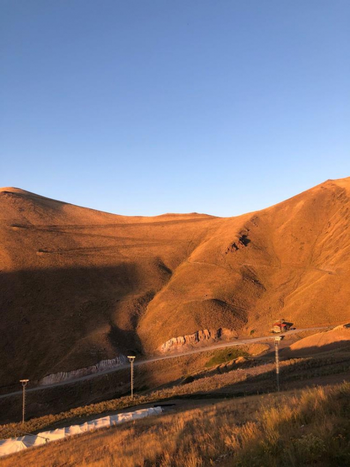 Erzurum'da korkunç olay! Otomobilde silahla öldürüldü