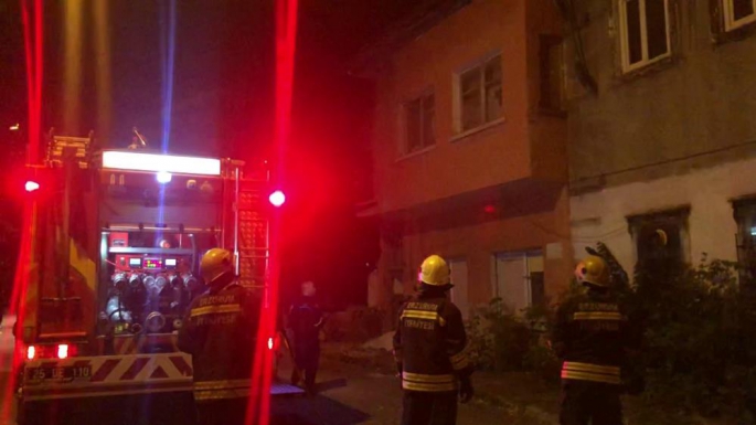 Erzurum'da metruk binada çıkan yangın korkuttu