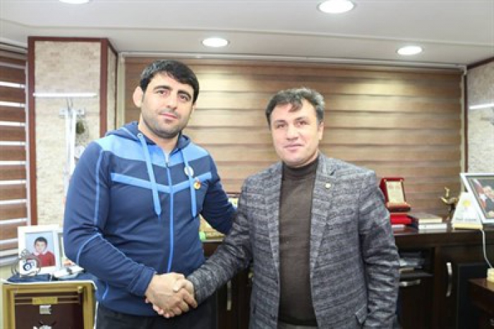 Erzurum'da Milli Güreşçiye Altın ödülü 