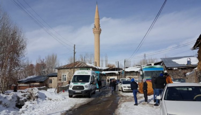 Erzurum’da okul önündeki bıçaklı kavgada ölen çocuk defnedildi