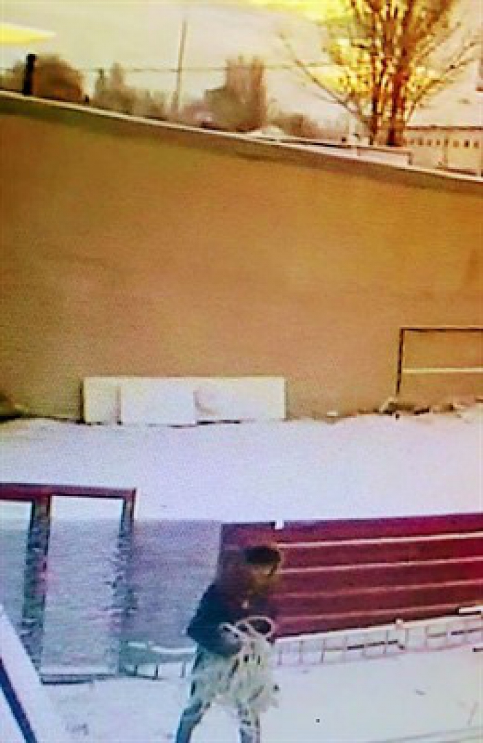 Erzurum’da önce güvenlik kamerasına sonra polise yakalanan hırsızlık zanlısı 2 kişi tutuklandı