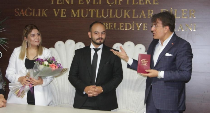 Erzurum'da Önce nikah kıydılar, ardından koşarak haber yapmaya gittiler