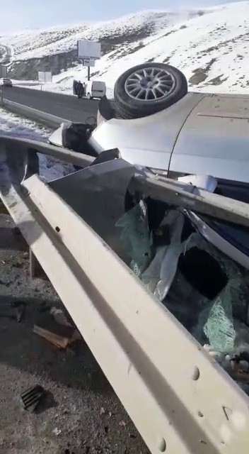 Erzurum’da otomobil su kanalına uçtu: 5 yaralı