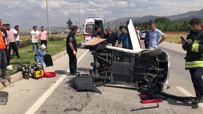 Erzurum'da otomobil takla attı