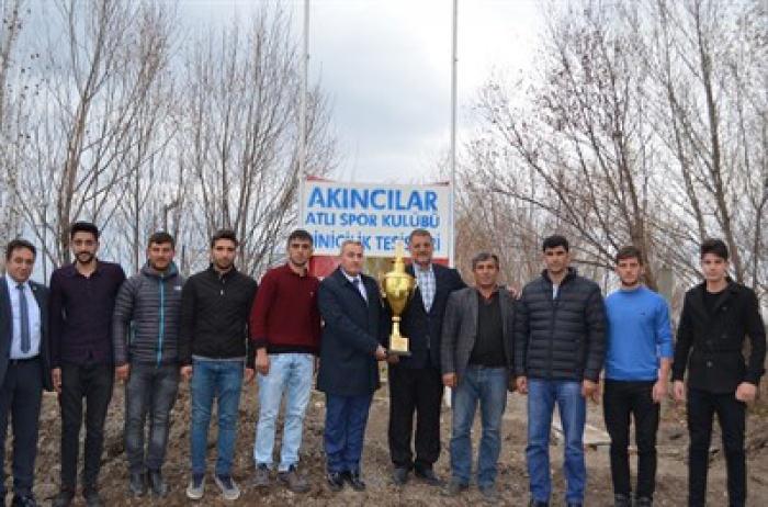 Erzurum'da Şampiyon ciritçilere tatlı kutlama 