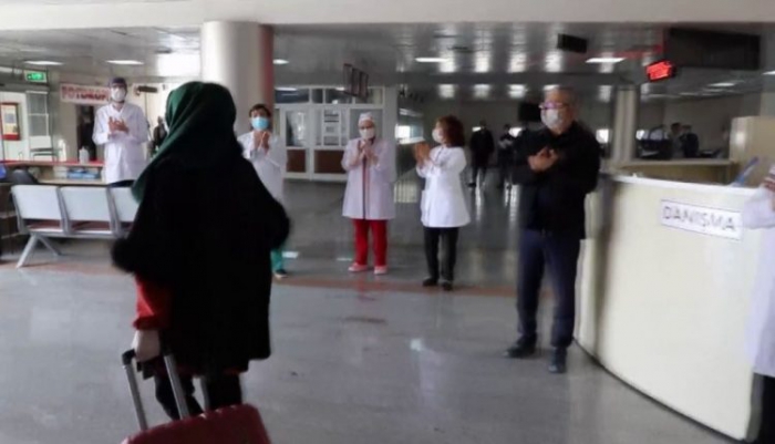 Erzurum’da tedavisi tamamlanan 11 hasta alkışlarla taburcu oldu