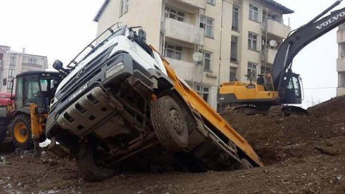 Erzurum'da temel atma töreninde görünmez kaza