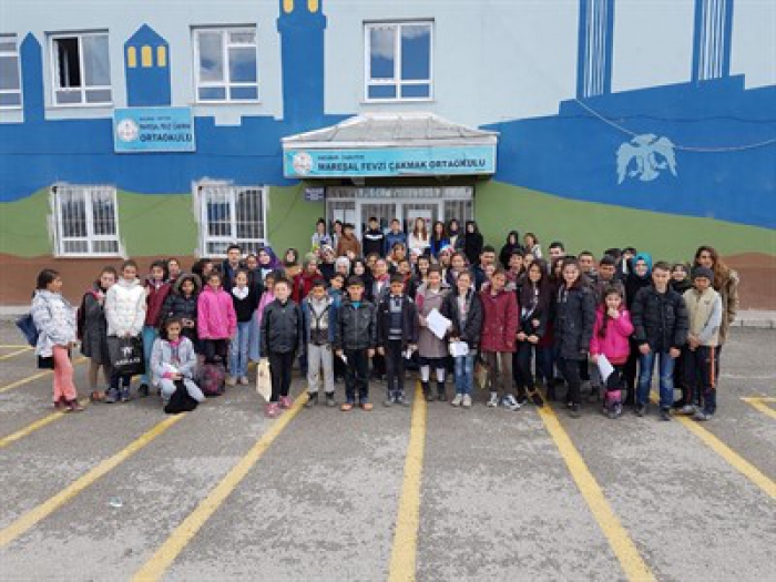 Erzurum'da Üniversiteli öğrencilerden miniklere özel ders