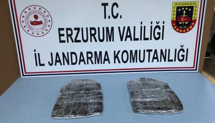 Erzurum’da yarım milyon liralık reçine esrar ele geçirildi