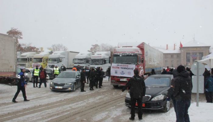 Erzurum’dan İdlib’e 25 tır yardım