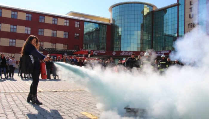 Erzurum Oltu’da Öğrencilere yangın eğitimi verildi 