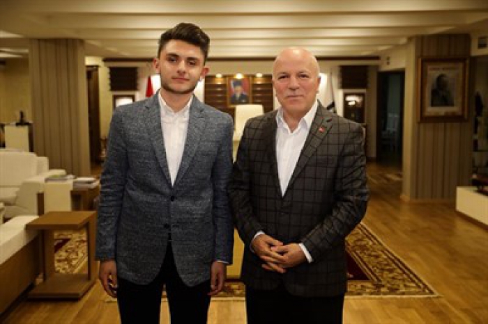 Erzurum'un En Genç Milletvekili Aday Adayı Emre Alptekin