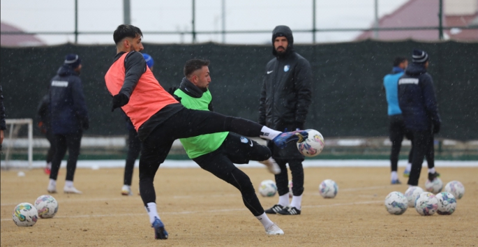 Erzurumspor yeni hocasıyla yoğun mesaide 