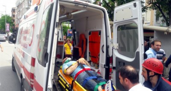 Feci asansör kazası! Yaralı işçiler var