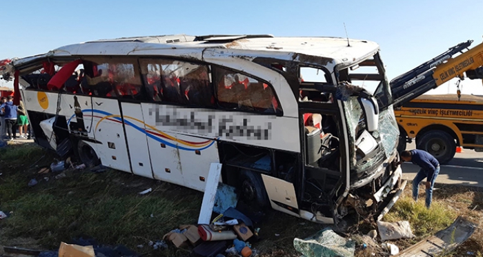 Feci otobüs kazası! 1 ölü, 40 yaralı