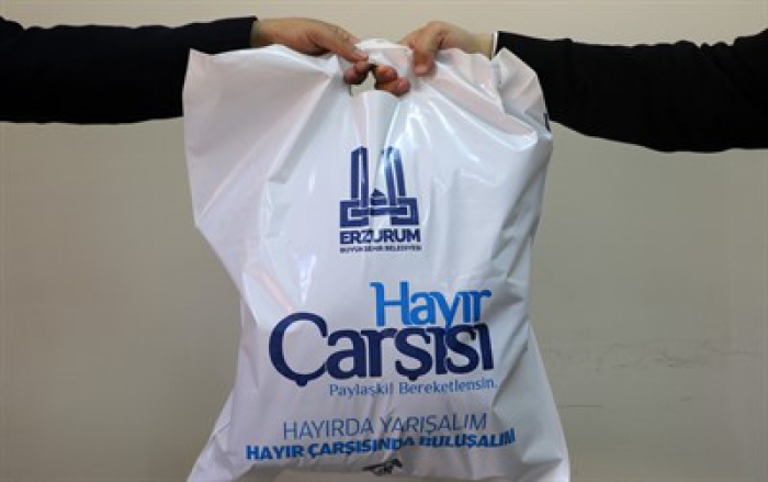 Hayır Çarşısı’dan öğrencilere kışlık giysi yardımı