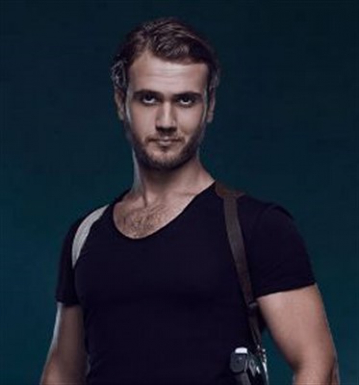 İçerde dizisinin Mert'ti Aras Bulut İynemli Kimdir?