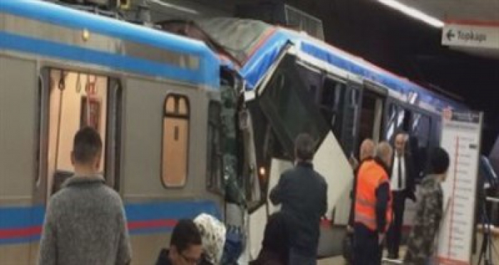 İstanbul'da tramvaylar çarpıştı: Yaralılar var