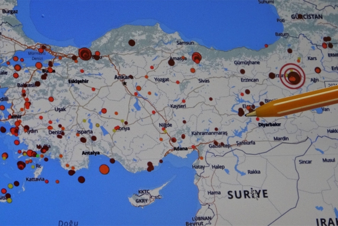 Jeoloji uzmanı Prof. Dr. Aksoy, 'Bu faya dikkat' diyerek uyardı